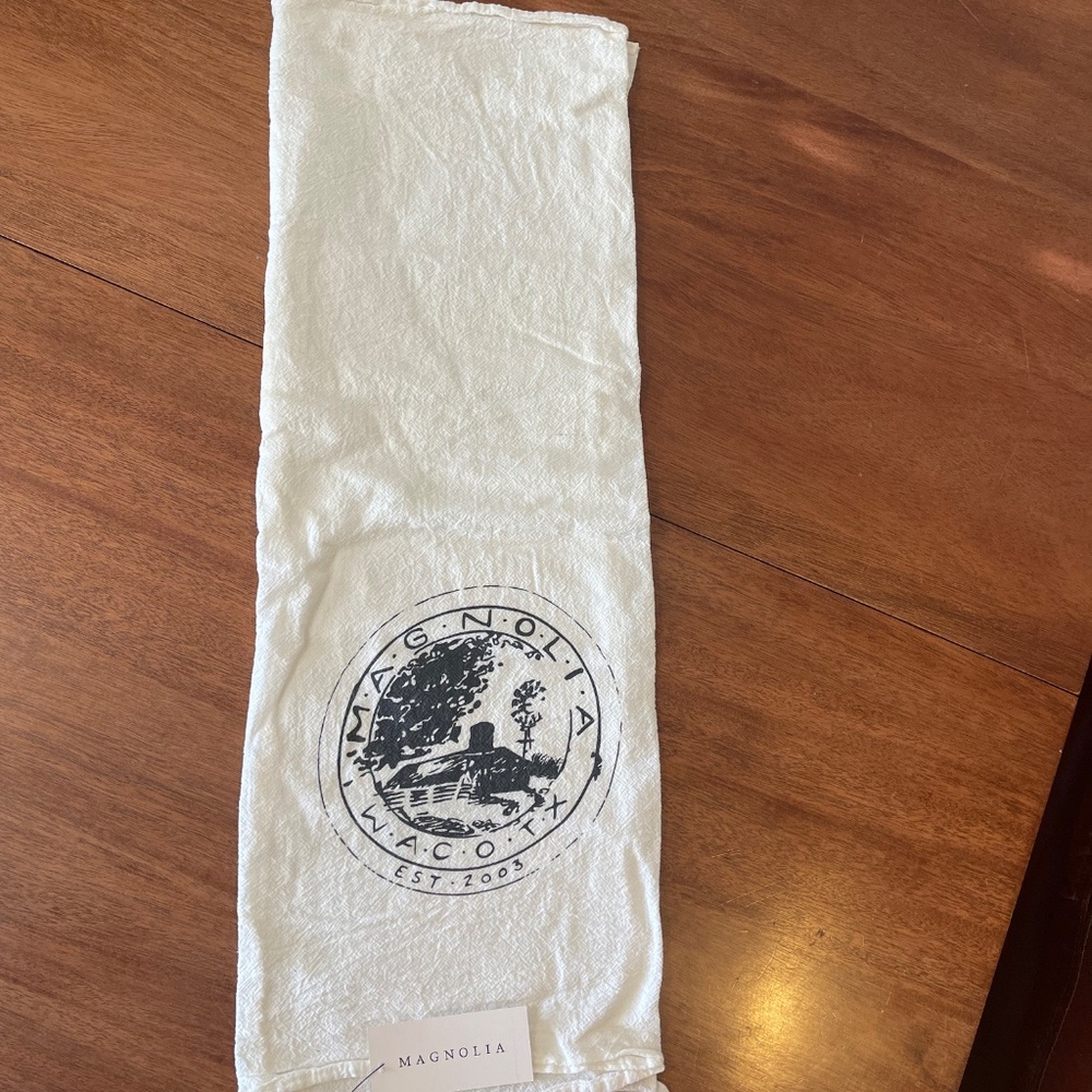 New Magnolia Tea Towels & Bags JoAnna Gaines Waco TX - Picture 6 of 16